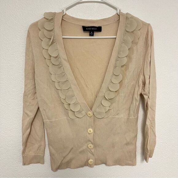 Nine West Beige Button Down V Neck Scalloped Cardigan Sweater MEDIUM - Picture 1 of 5